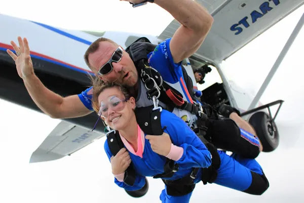 Tandem Jump Gift Card - Weekday Mid-Day (M, Th before 4p) Rate